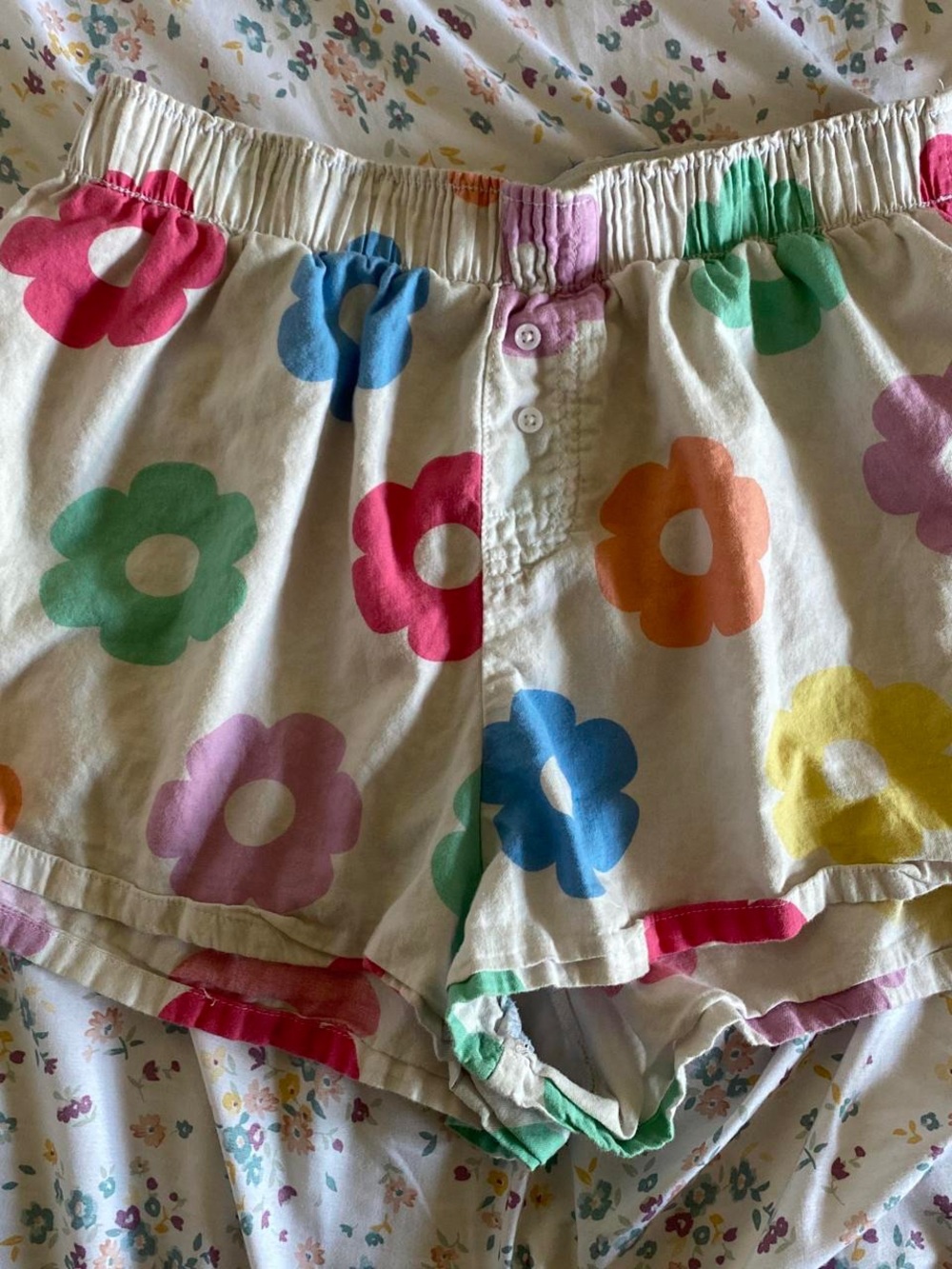 Colsie Cream Shorts with Multicolor Daisy Print